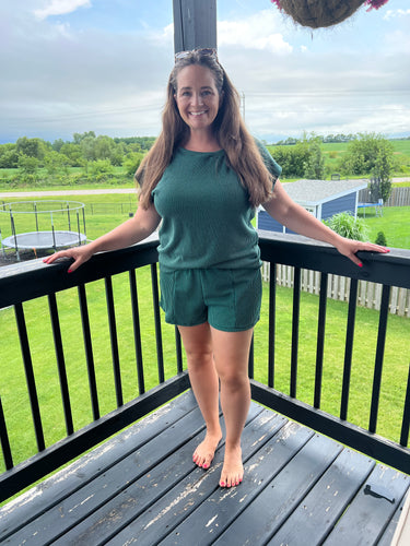 Casual top and shorts in green 