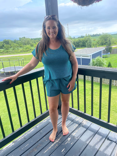 Casual top and shorts in teal for lounge 